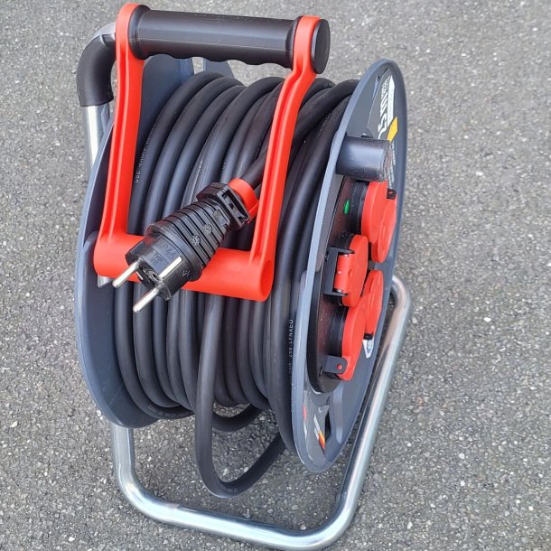Cable drum